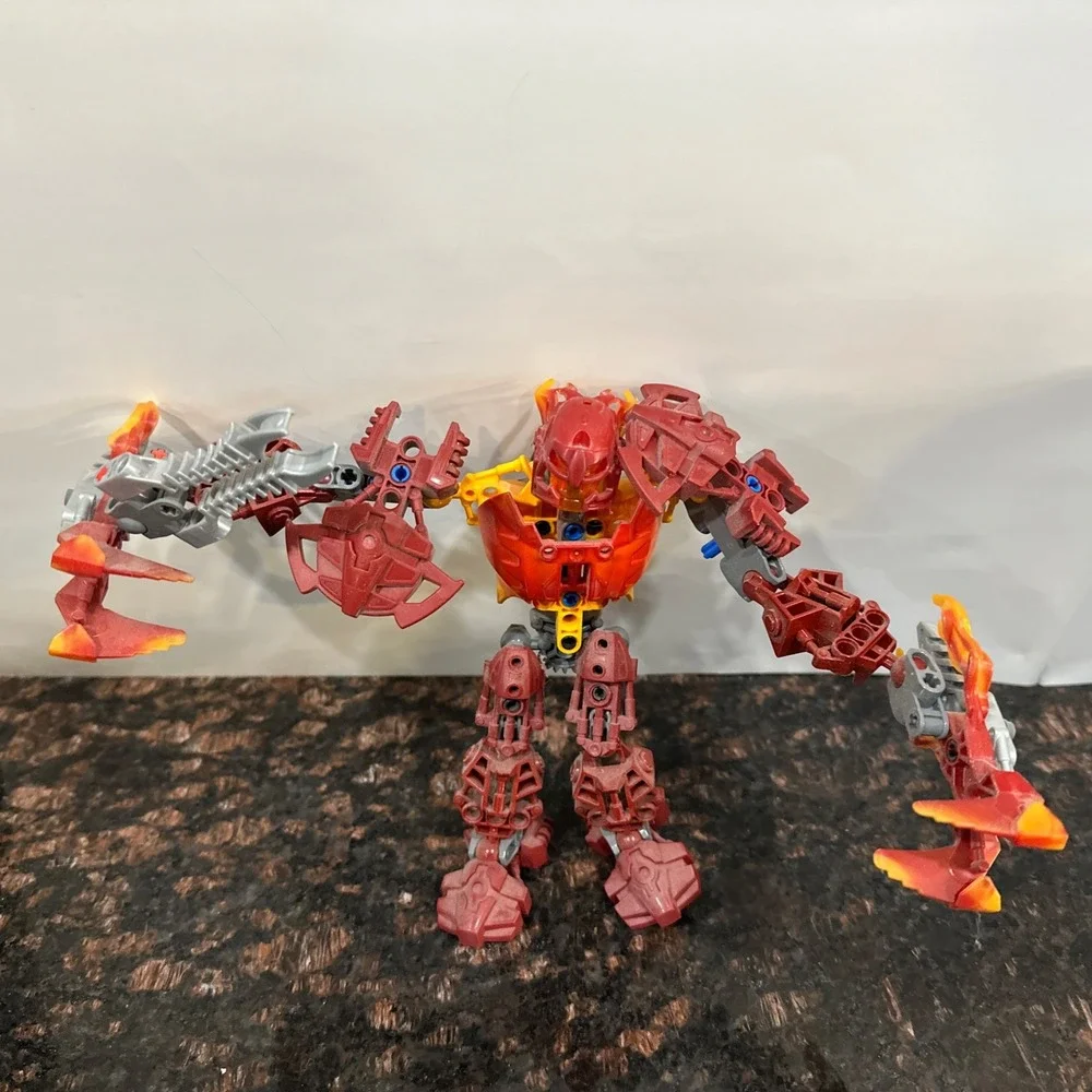 LEGO BIONICLE GLATORIAN MALUM FIRE TRIBE ACTION FIGURE ROBOT